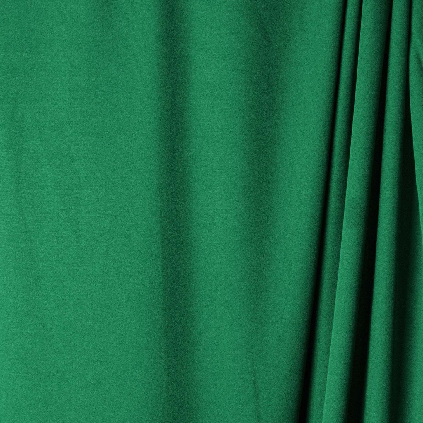 Chroma Green Solid Wrinkle Resistant Backdrop